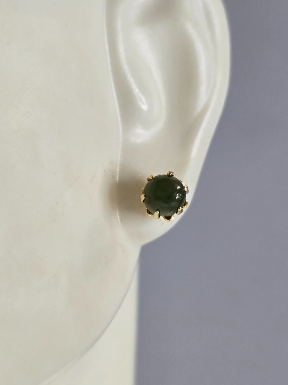 Pr Vintage Estate 14K Yellow Gold Jade Color Cabochon Stud Earrings 0.9g E7201